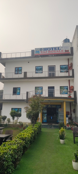 Cover photo of Hotel Taj Royale